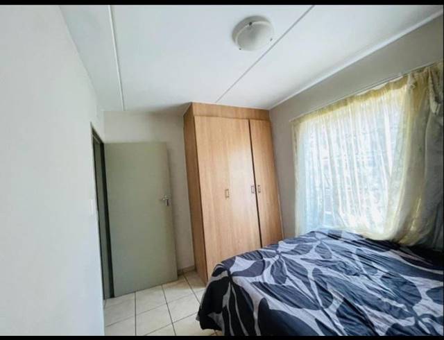 2 BEDROOM APARTMENT FOR SALE IN OLIFANTSVLEI